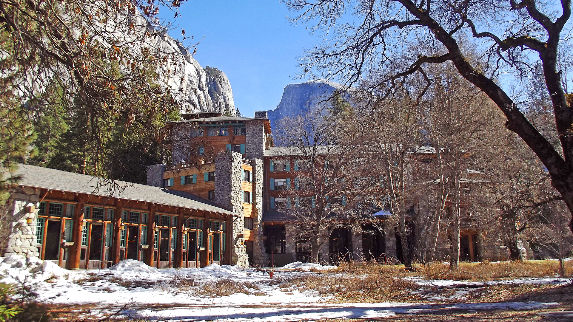 10 Most Unusual & Unforgettable Places to Stay in or Near U.S. National Parks (2026 Guide)